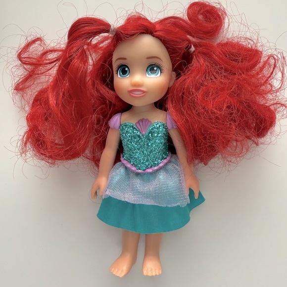 2 Little Mermaid Doll Set with Red Hair (10โ Light up and 6โ Younger model) - Picture 12 of 13